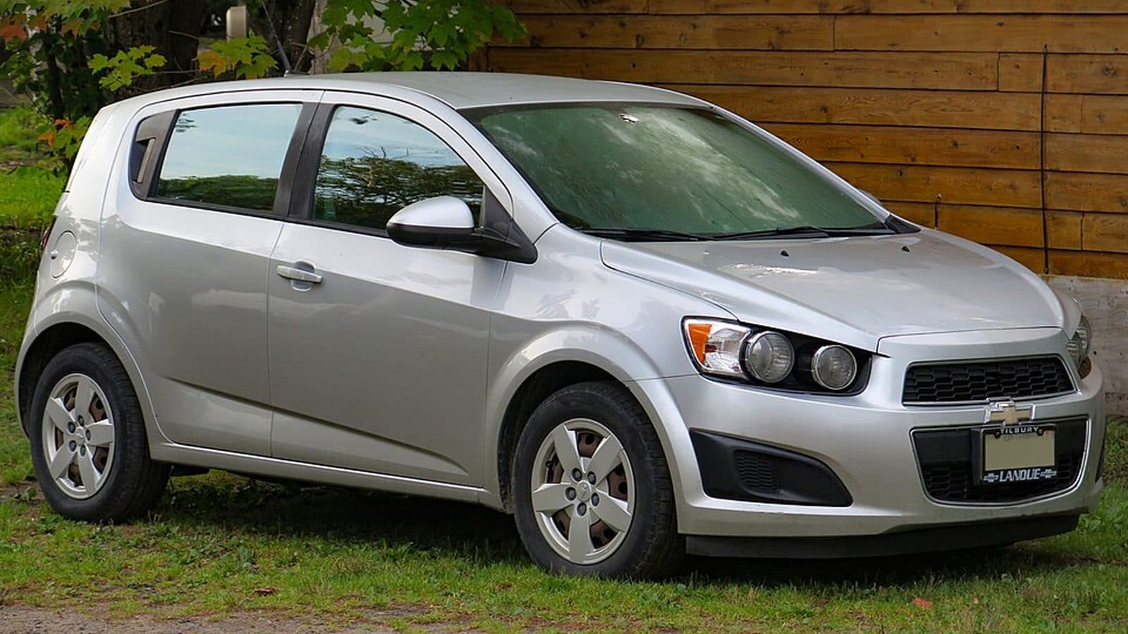 Chevrolet Sonic LTZ HB AT — imagem de referência do modelo 3