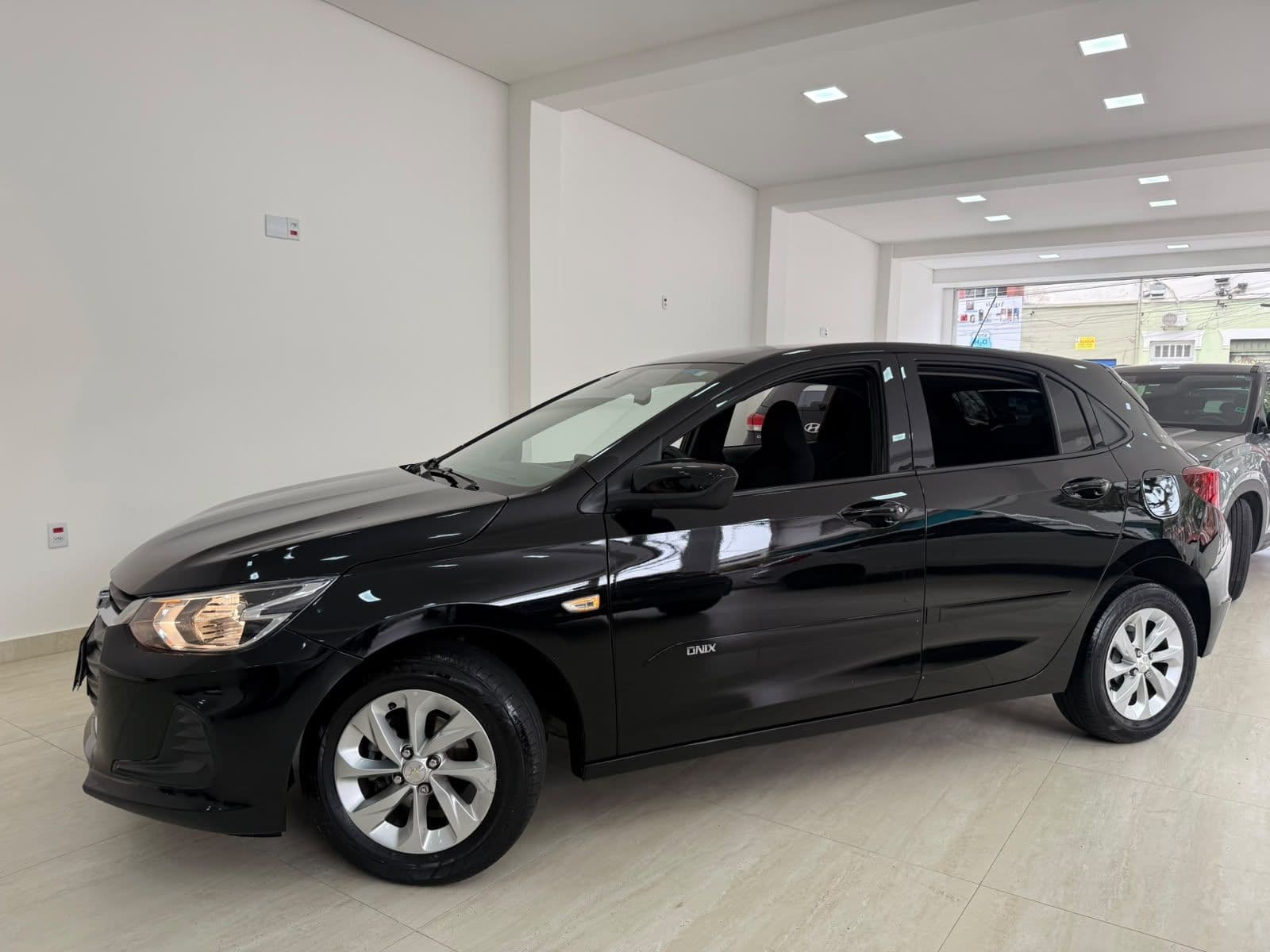 Chevrolet Onix 10MT LT2 — foto 4 de 17