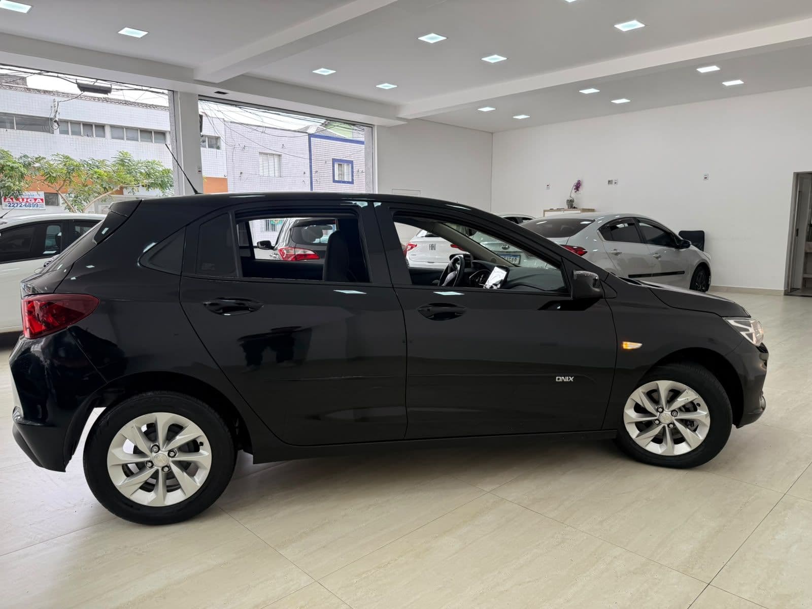 Chevrolet Onix 10MT LT2 — foto 5 de 17