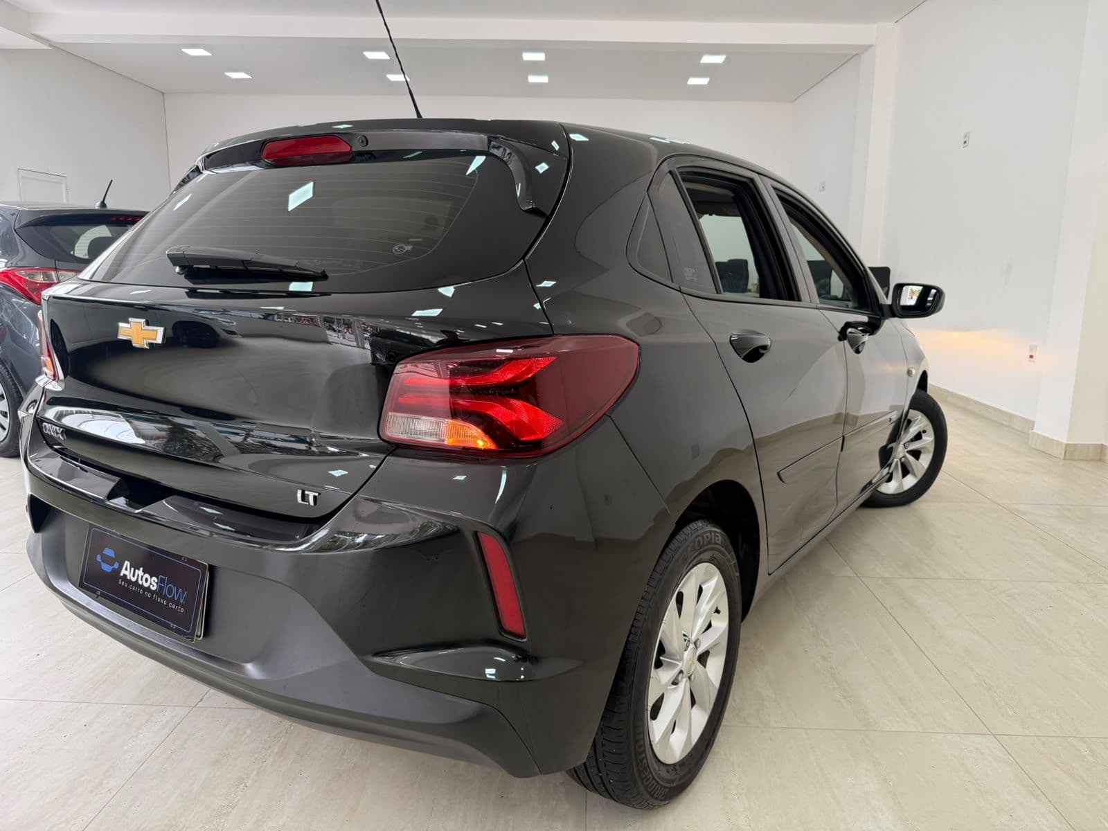 Chevrolet Onix 10MT LT2 — foto 7 de 17