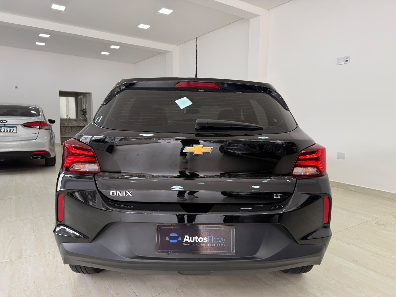 Chevrolet Onix 10MT LT2 — foto 9 de 17