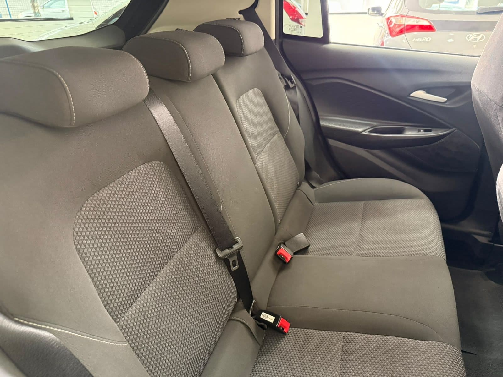 Chevrolet Onix 10MT LT2 — foto 16 de 17