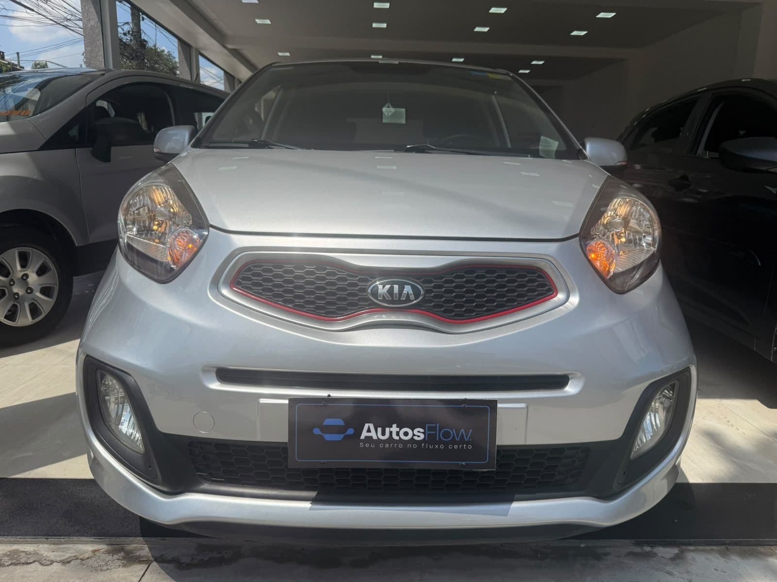Kia Picanto EX 1.0 AT — foto 3 de 17
