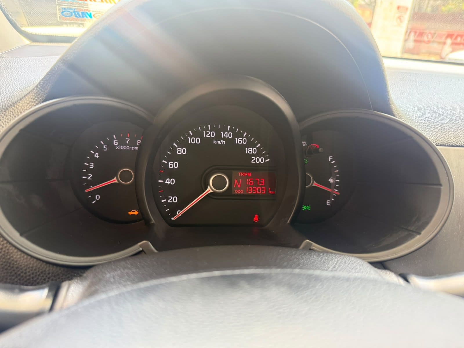Kia Picanto EX 1.0 AT — foto 9 de 17