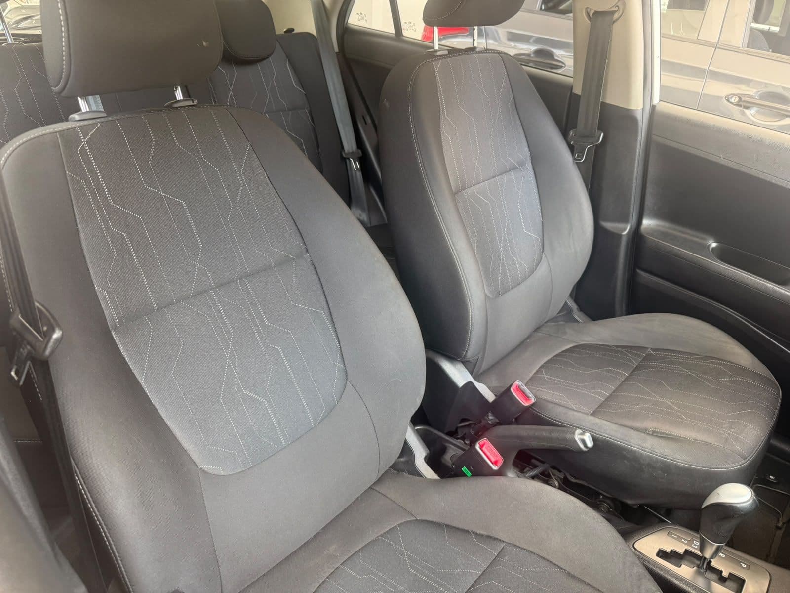Kia Picanto EX 1.0 AT — foto 11 de 17