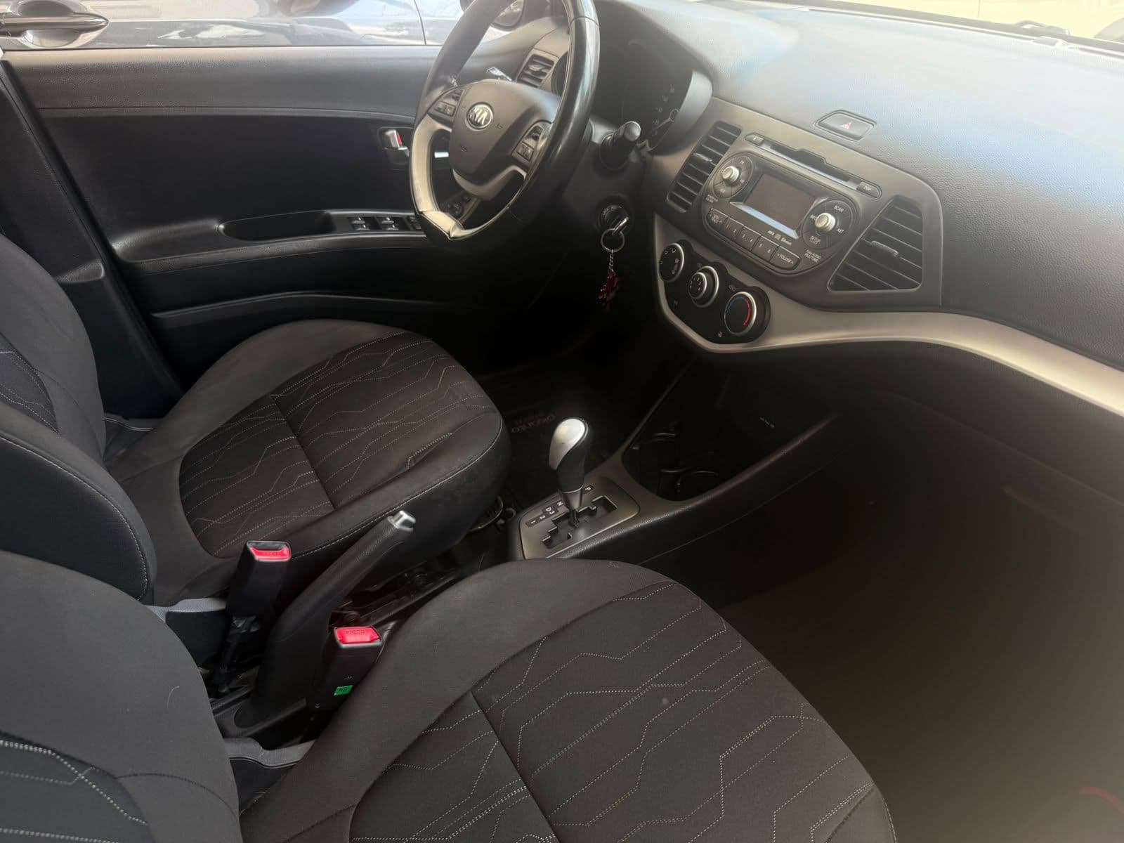 Kia Picanto EX 1.0 AT — foto 13 de 17