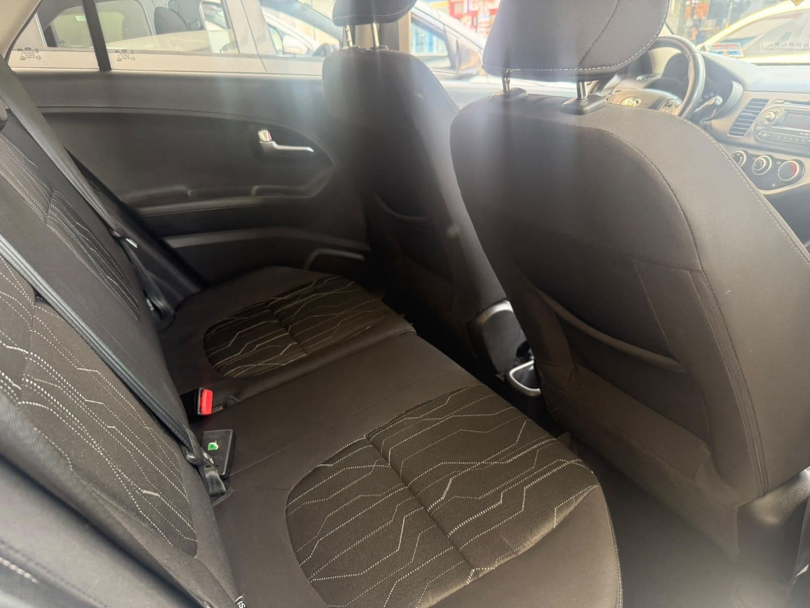 Kia Picanto EX 1.0 AT — foto 15 de 17