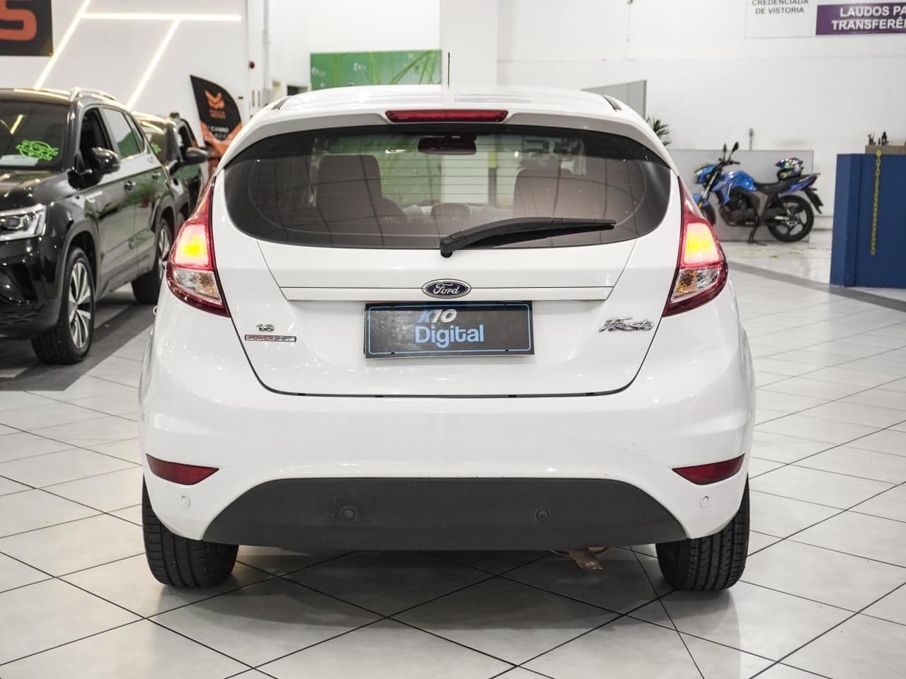 Ford Fiesta HA 1.6L Titanium — foto 6 de 19