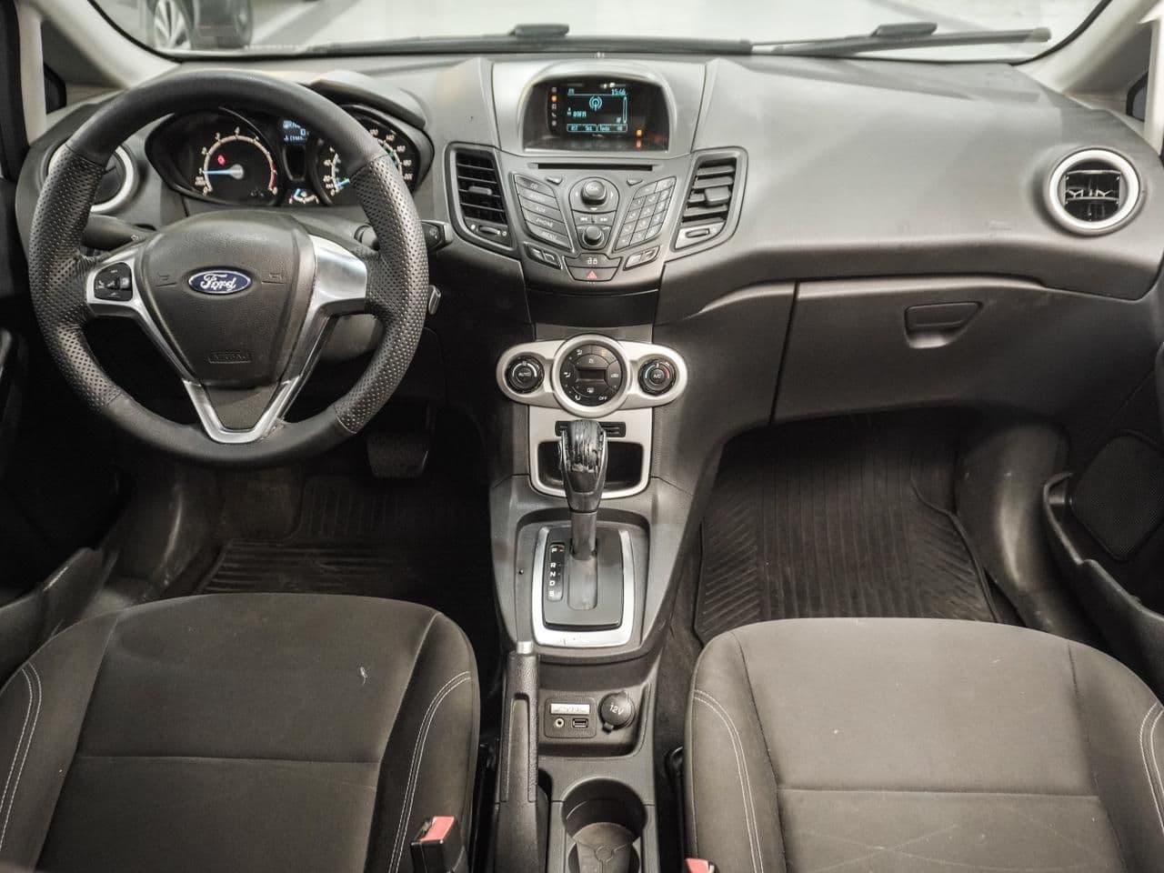 Ford Fiesta HA 1.6L Titanium — foto 7 de 19
