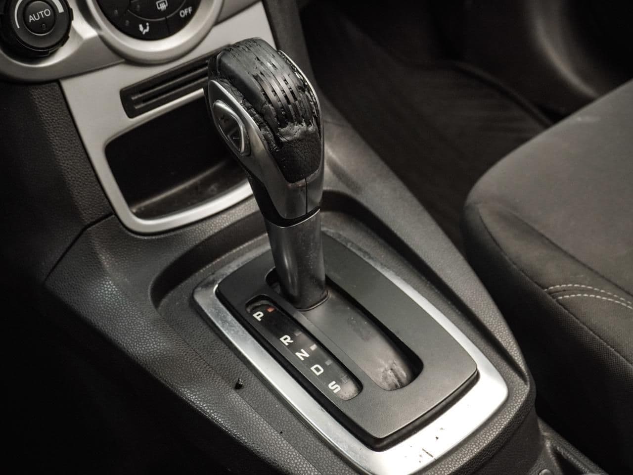 Ford Fiesta HA 1.6L Titanium — foto 11 de 19