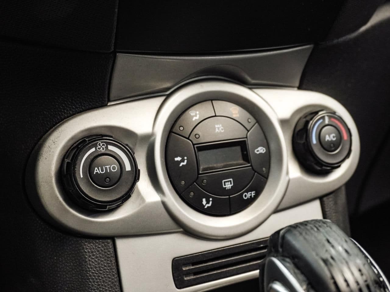 Ford Fiesta HA 1.6L Titanium — foto 12 de 19