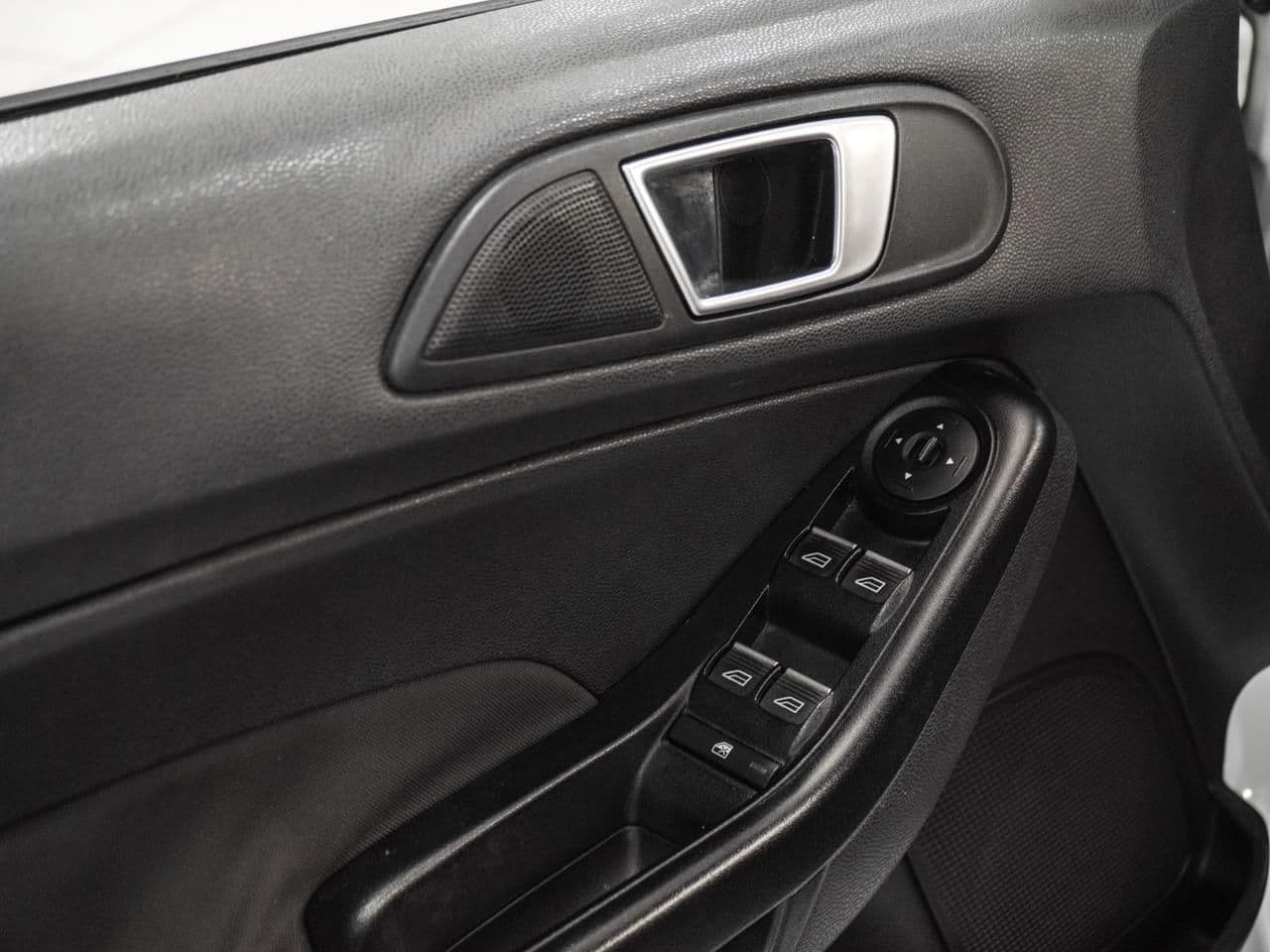 Ford Fiesta HA 1.6L Titanium — foto 13 de 19