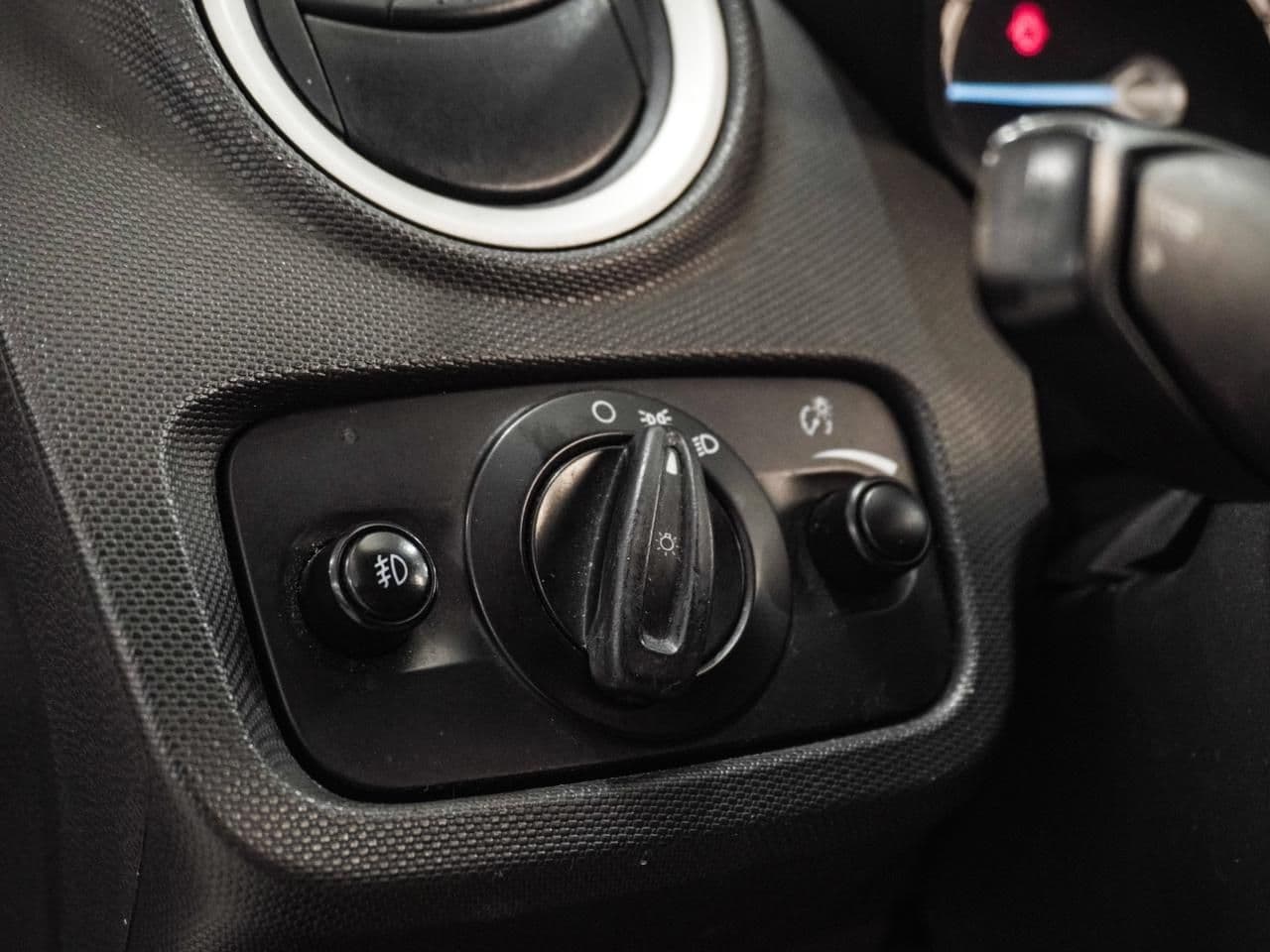 Ford Fiesta HA 1.6L Titanium — foto 19 de 19