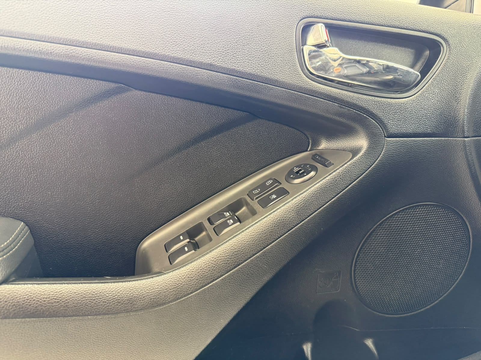 Kia Cerato 1.6 AT — foto 19 de 19